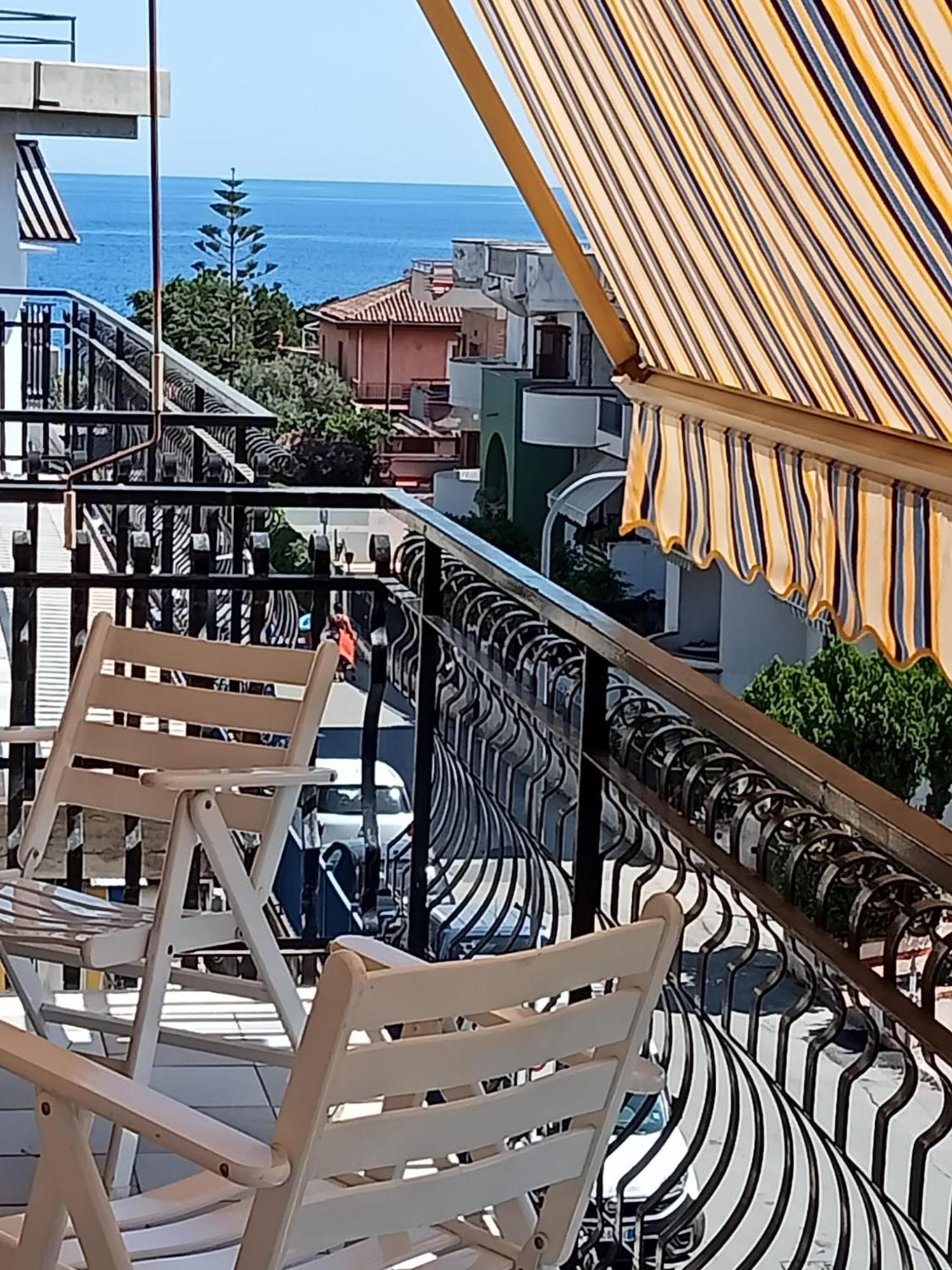 Savoca Apartment Giardini-Naxos Exterior foto